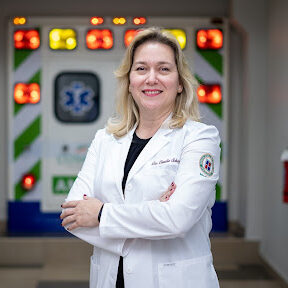 Dra. Claudia Scharf